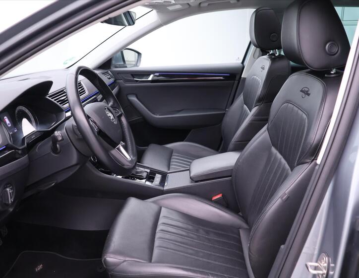 Škoda Superb 10