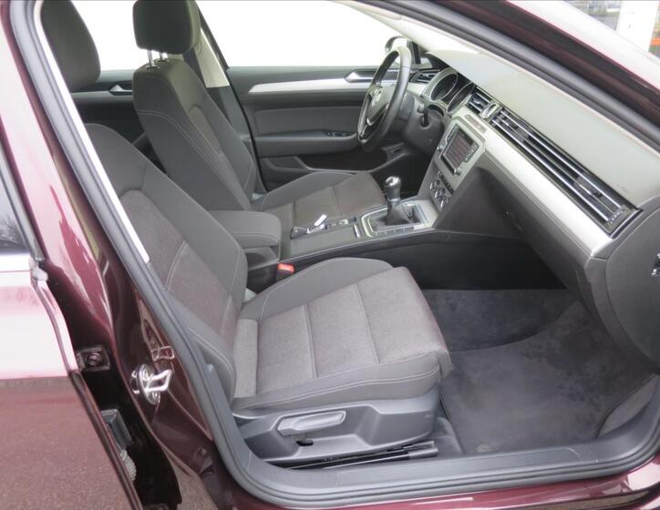 Volkswagen Passat 11