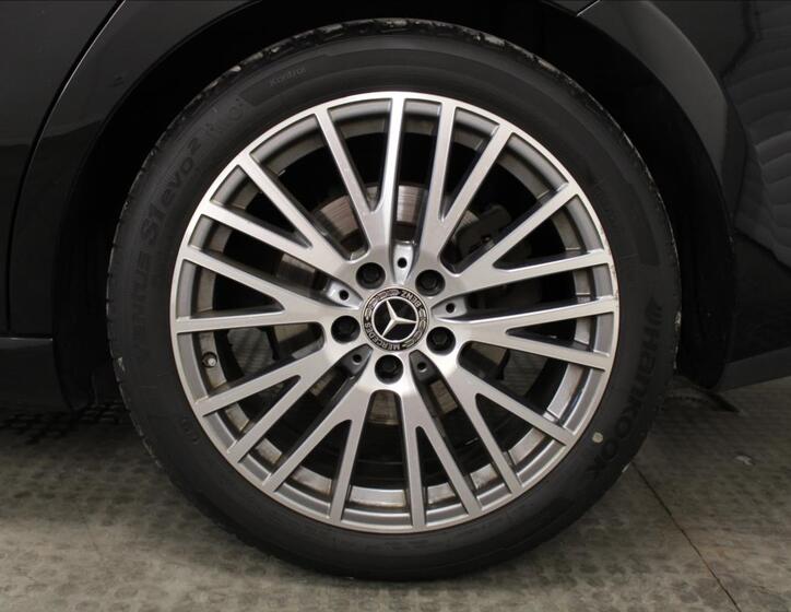 Mercedes-Benz CLA 7