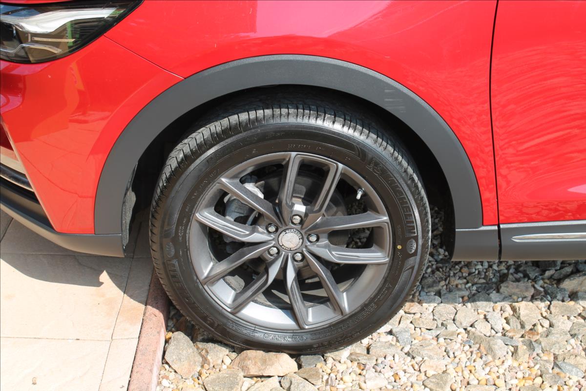 Dongfeng Fengon 5