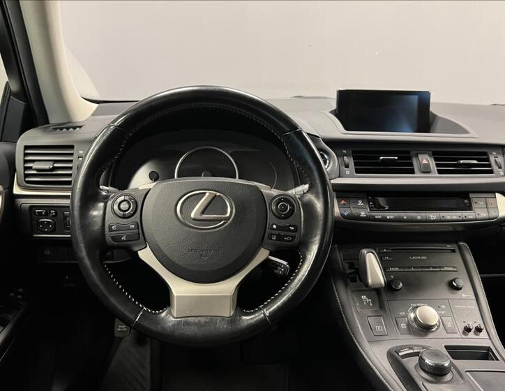 Lexus CT 200h 5