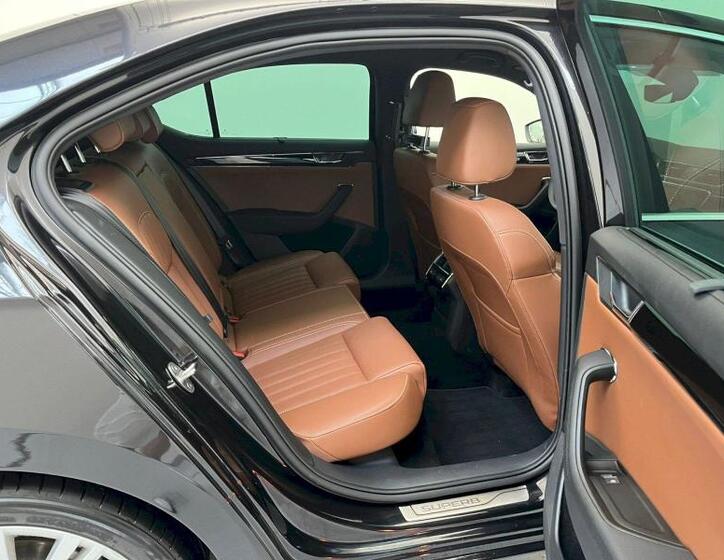Škoda Superb 16