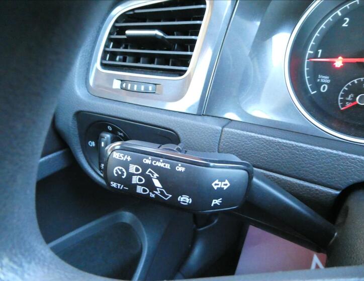 Volkswagen Golf 26