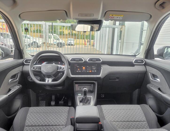 MG ZS 8