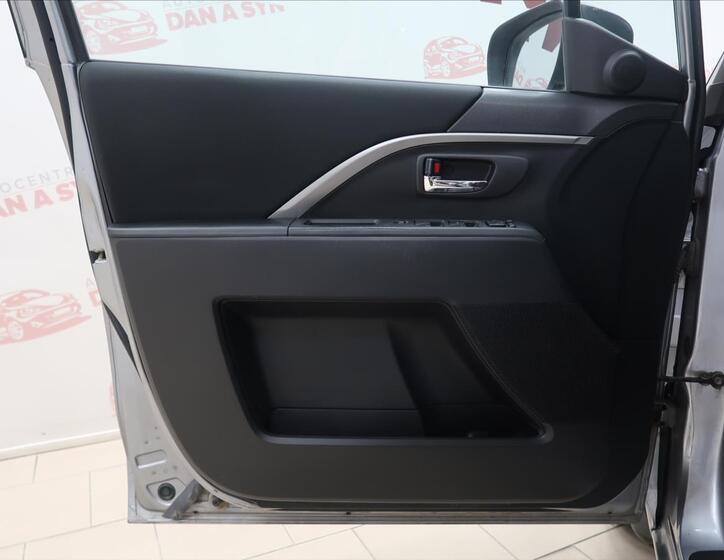Mazda 5 9