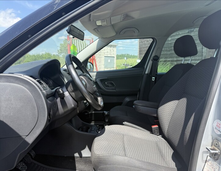 Škoda Roomster 9