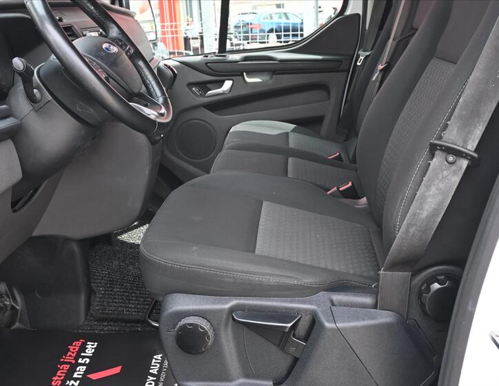 Ford Transit Custom 10