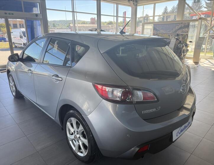 Mazda 3 4