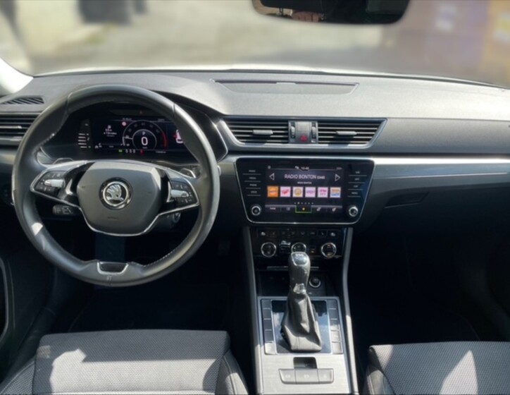 Škoda Superb 9