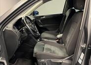 Volkswagen Tiguan 9