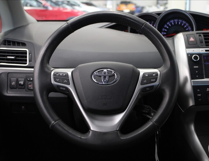 Toyota Verso 10