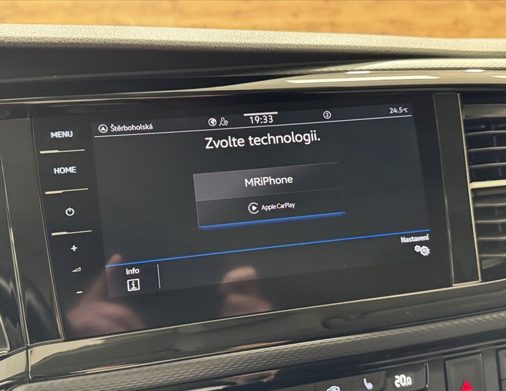 Volkswagen Multivan 32