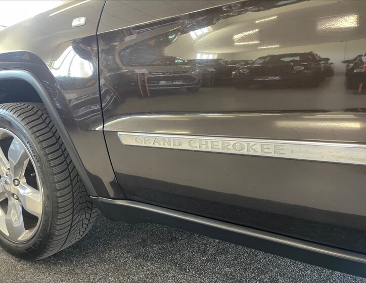 Jeep Grand Cherokee 8