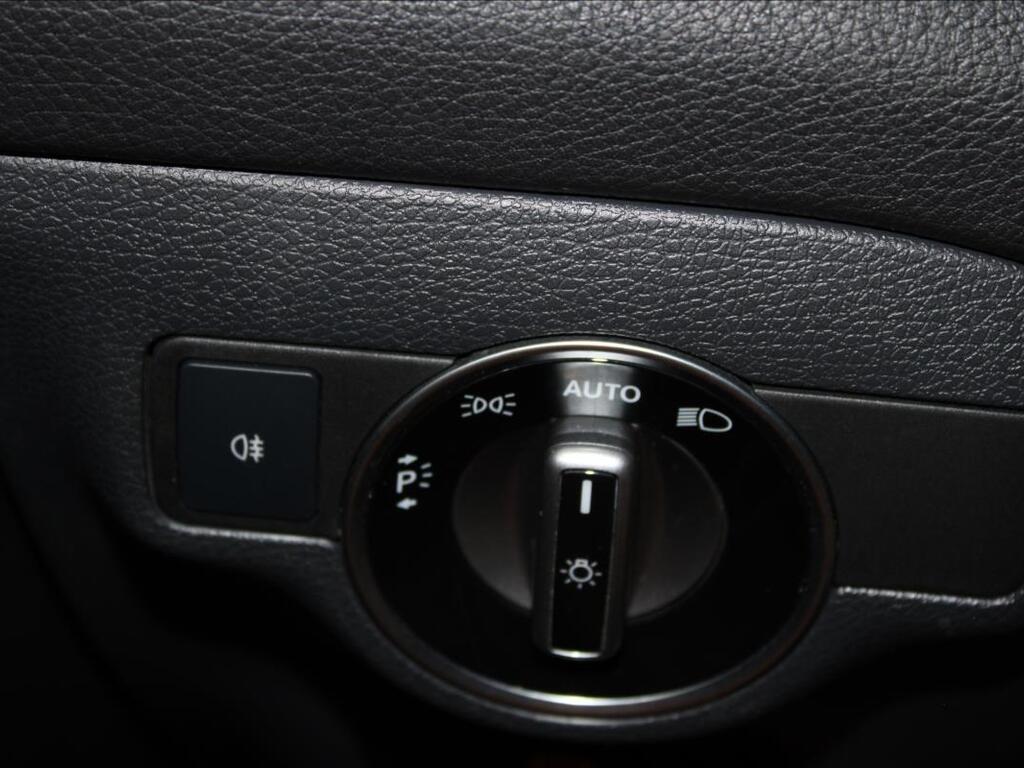 Mercedes-Benz GLA 28