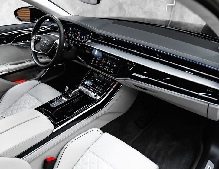 Audi A8 35