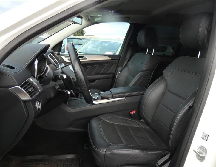 Mercedes-Benz GL 8