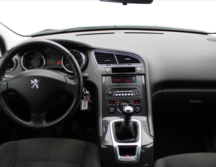 Peugeot 5008 13