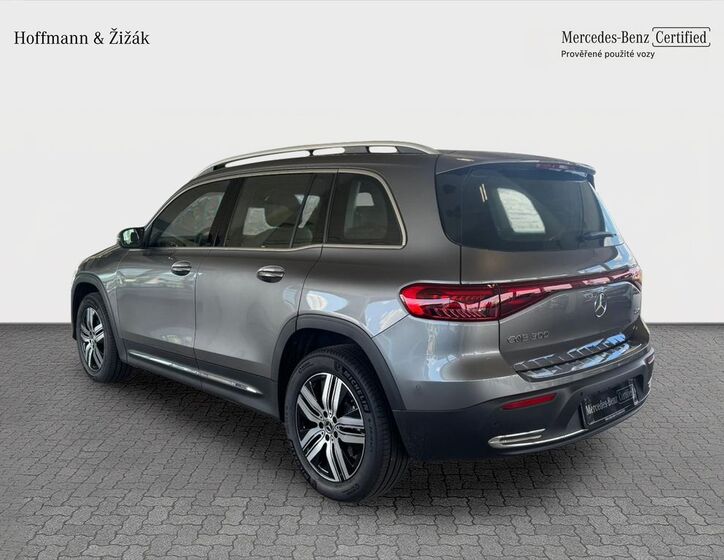 Mercedes-Benz EQB 7