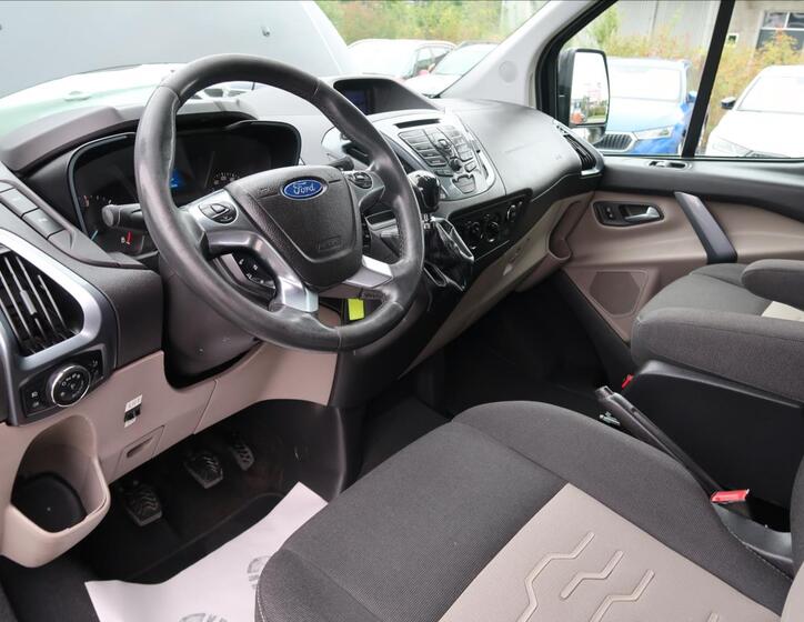 Ford Transit Custom 9