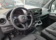Mercedes-Benz Sprinter 9