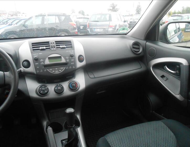 Toyota RAV4 13