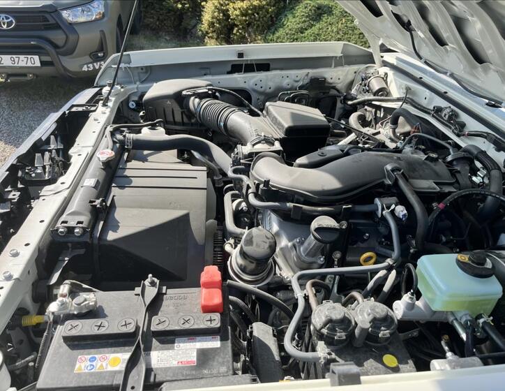 Toyota Land Cruiser 23
