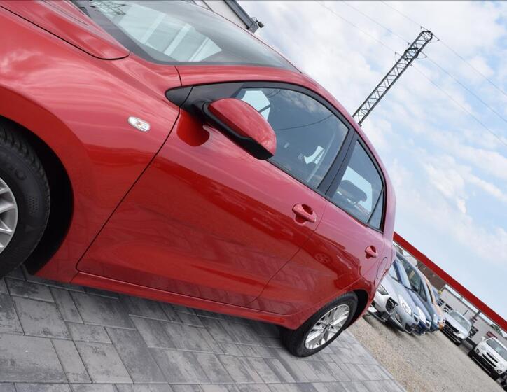 KIA Rio 8