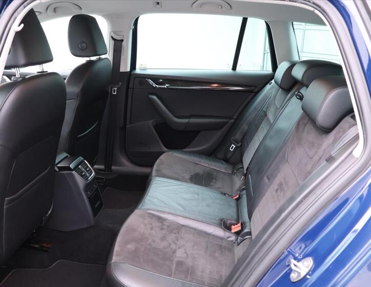 Škoda Octavia 16