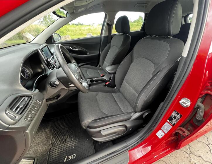 Hyundai i30 19