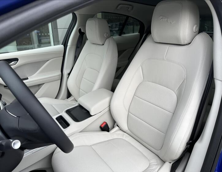 Jaguar I-Pace 12