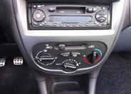 Peugeot 206 15