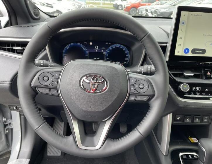 Toyota Corolla Cross 18