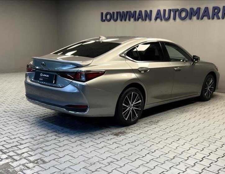 Lexus ES 300h 2