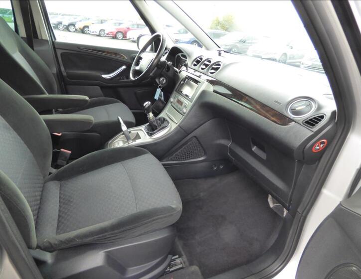 Ford Galaxy 44