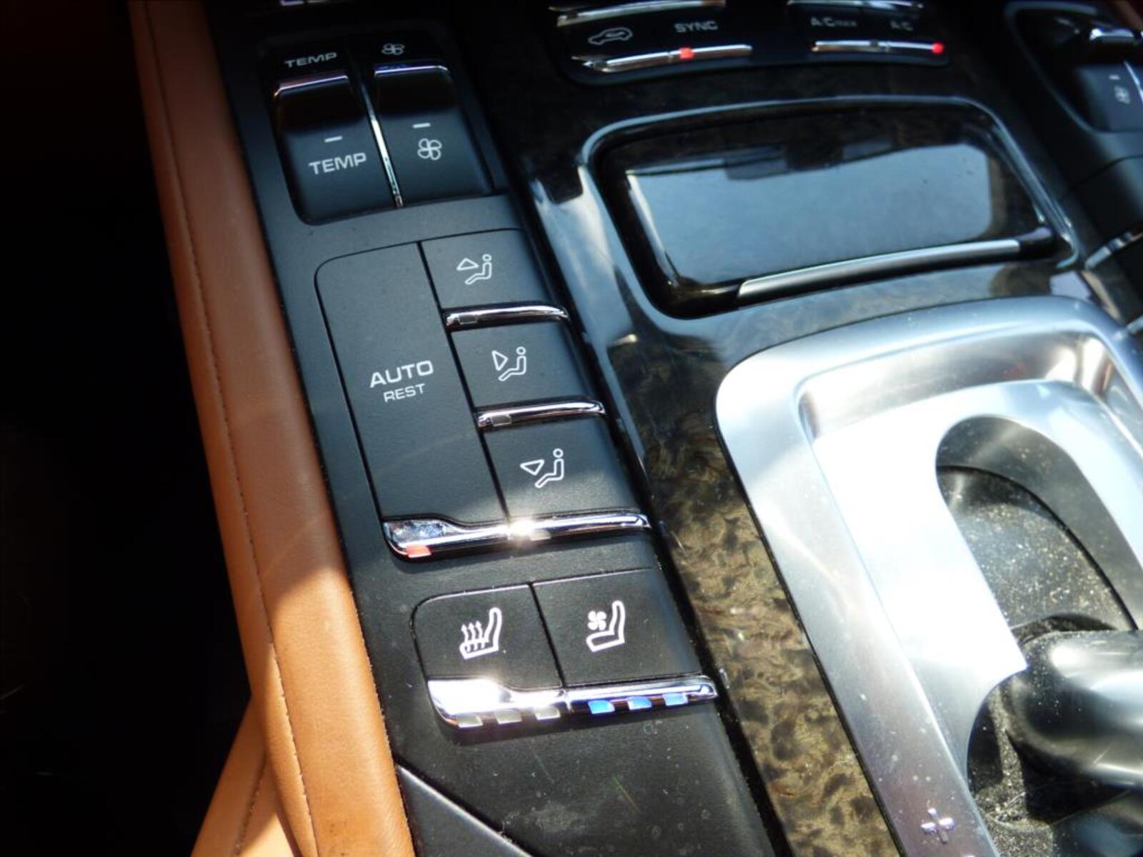 Porsche Cayenne 36