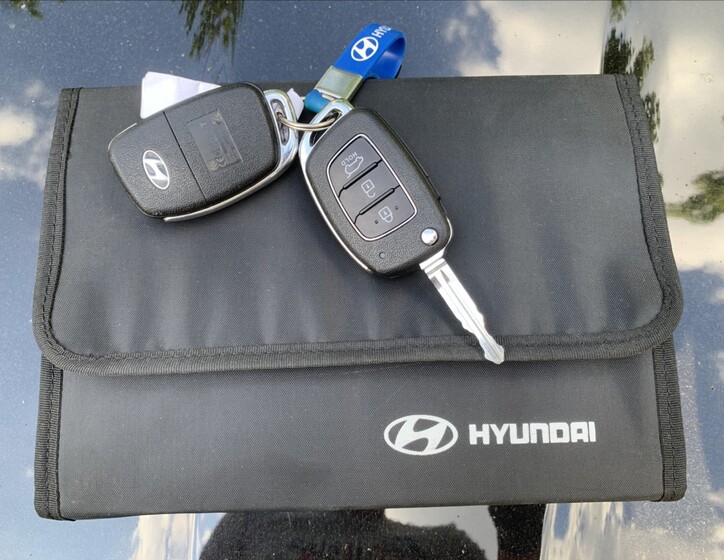 Hyundai i10 15