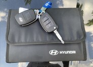 Hyundai i10 15