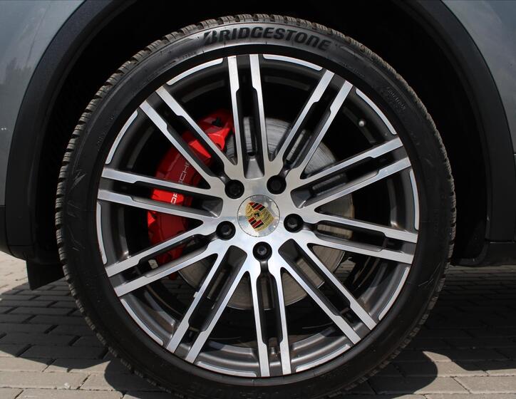 Porsche Cayenne 9