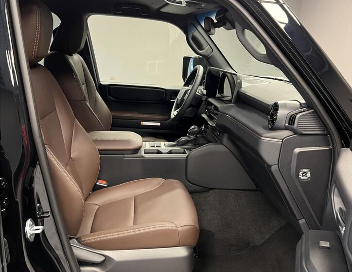 Toyota Land Cruiser 7