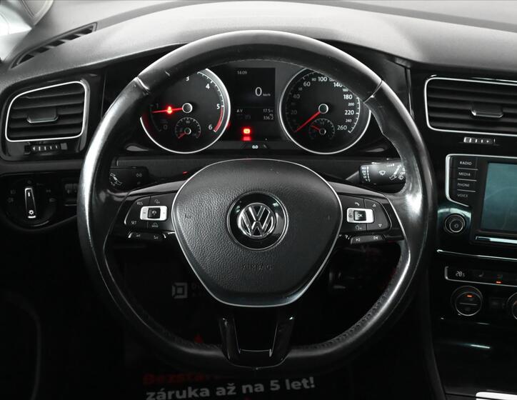 Volkswagen Golf 16
