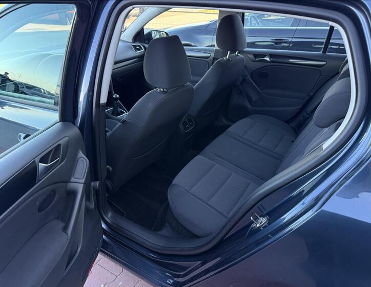 Volkswagen Golf 11