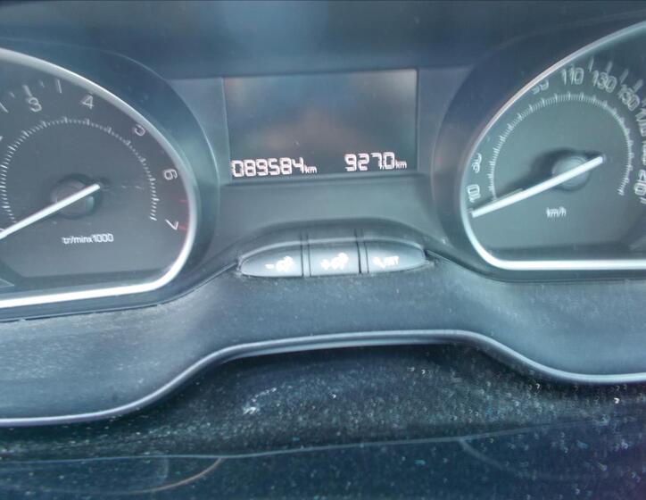 Peugeot 208 26