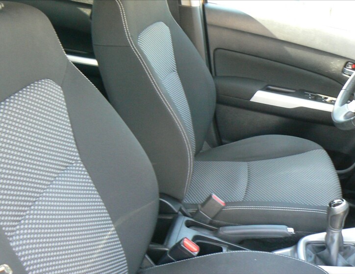 Suzuki Vitara 16