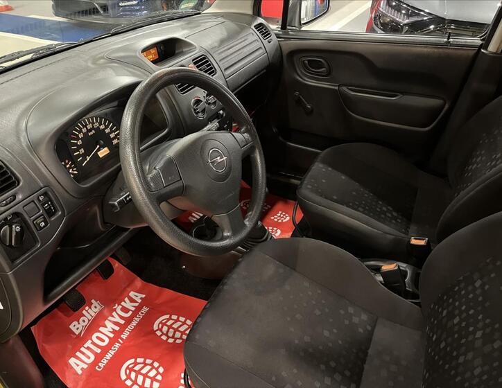 Opel Agila 17