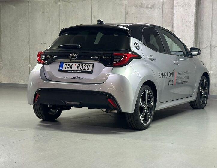 Toyota Yaris 5