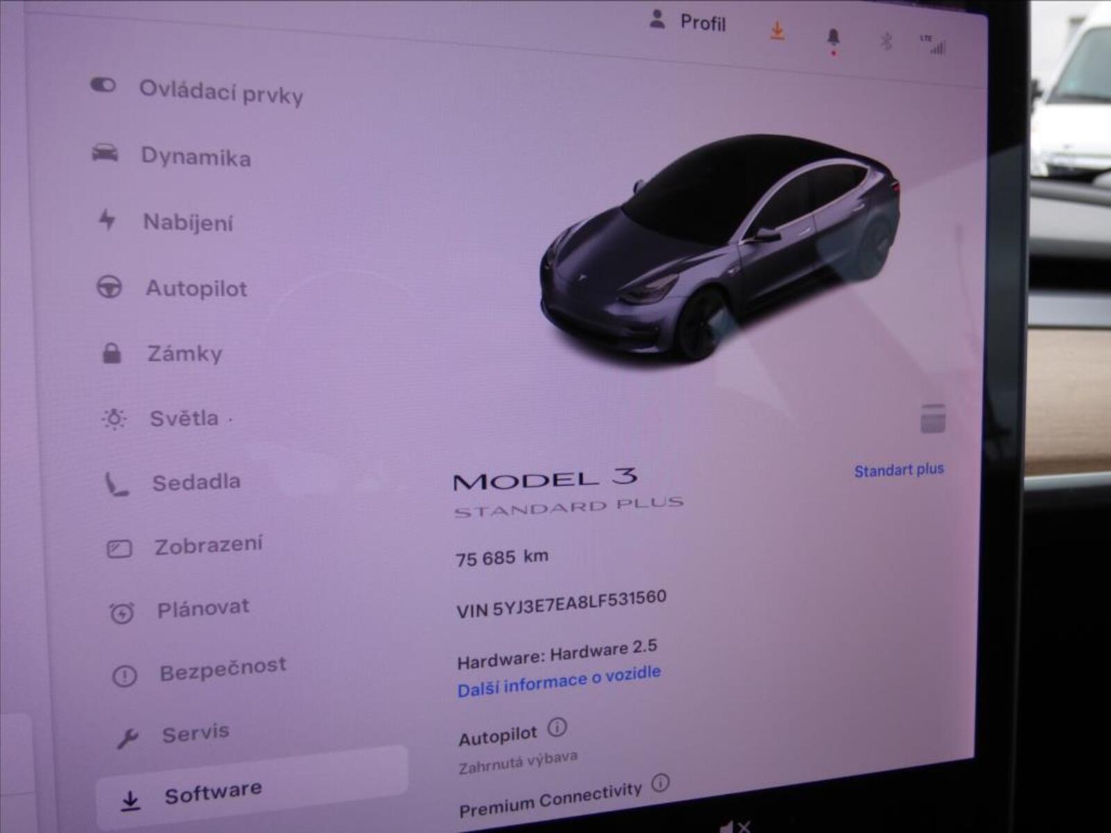 Tesla Model 3 17