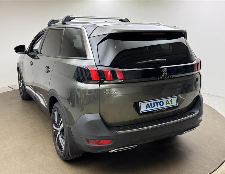 Peugeot 5008 6