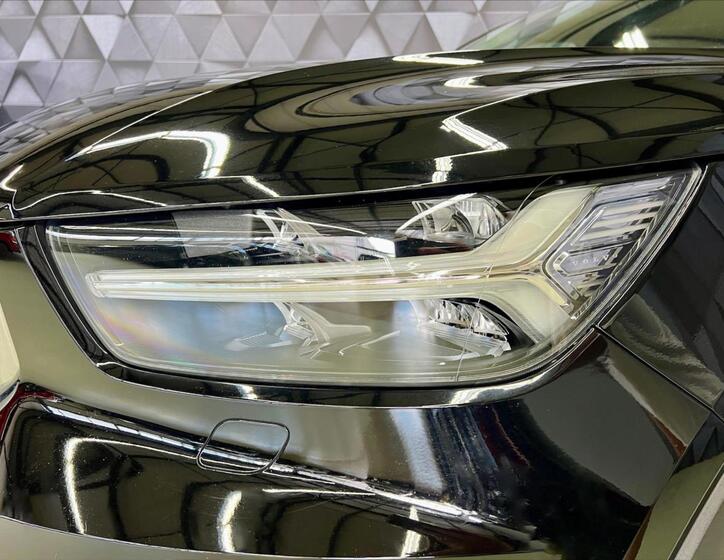 Volvo XC40 8
