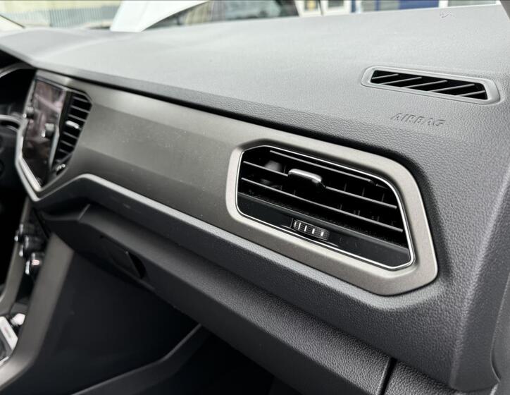 Volkswagen T-Roc 28