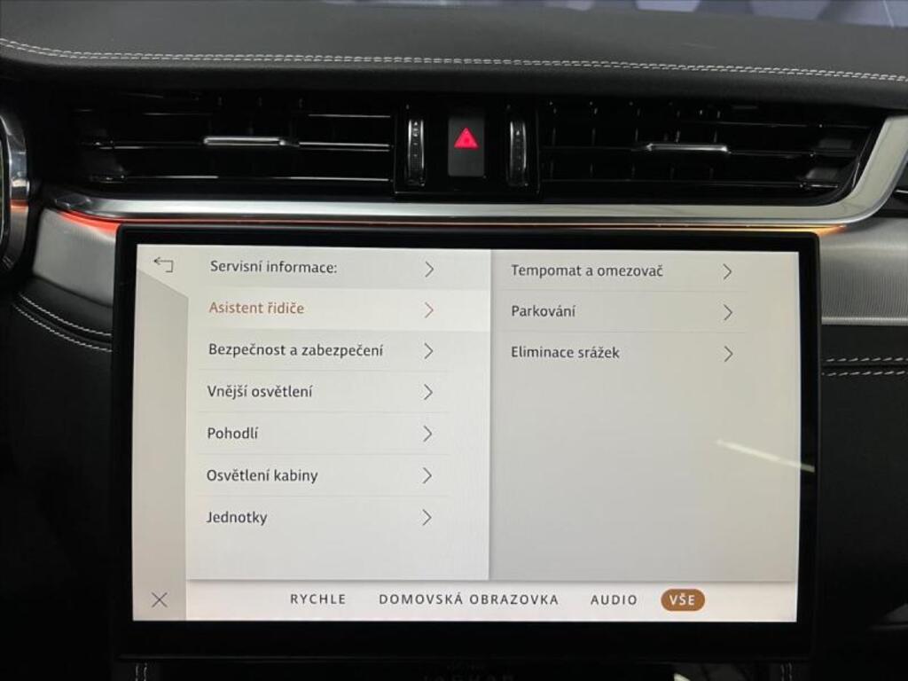 Jaguar F-Pace 19